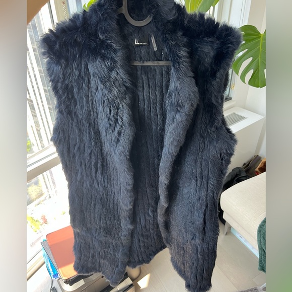 Love Token Navy Fur Vest Size XS - Picture 9 of 11